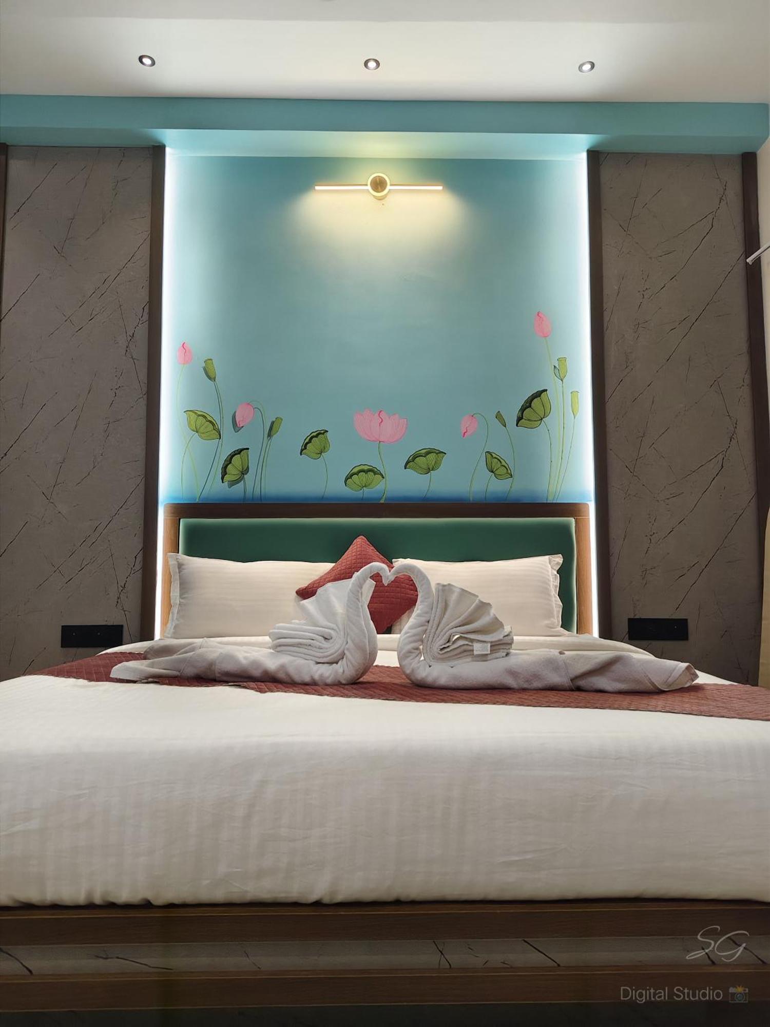 Shree Jalaram Resort Kodāe Exteriör bild