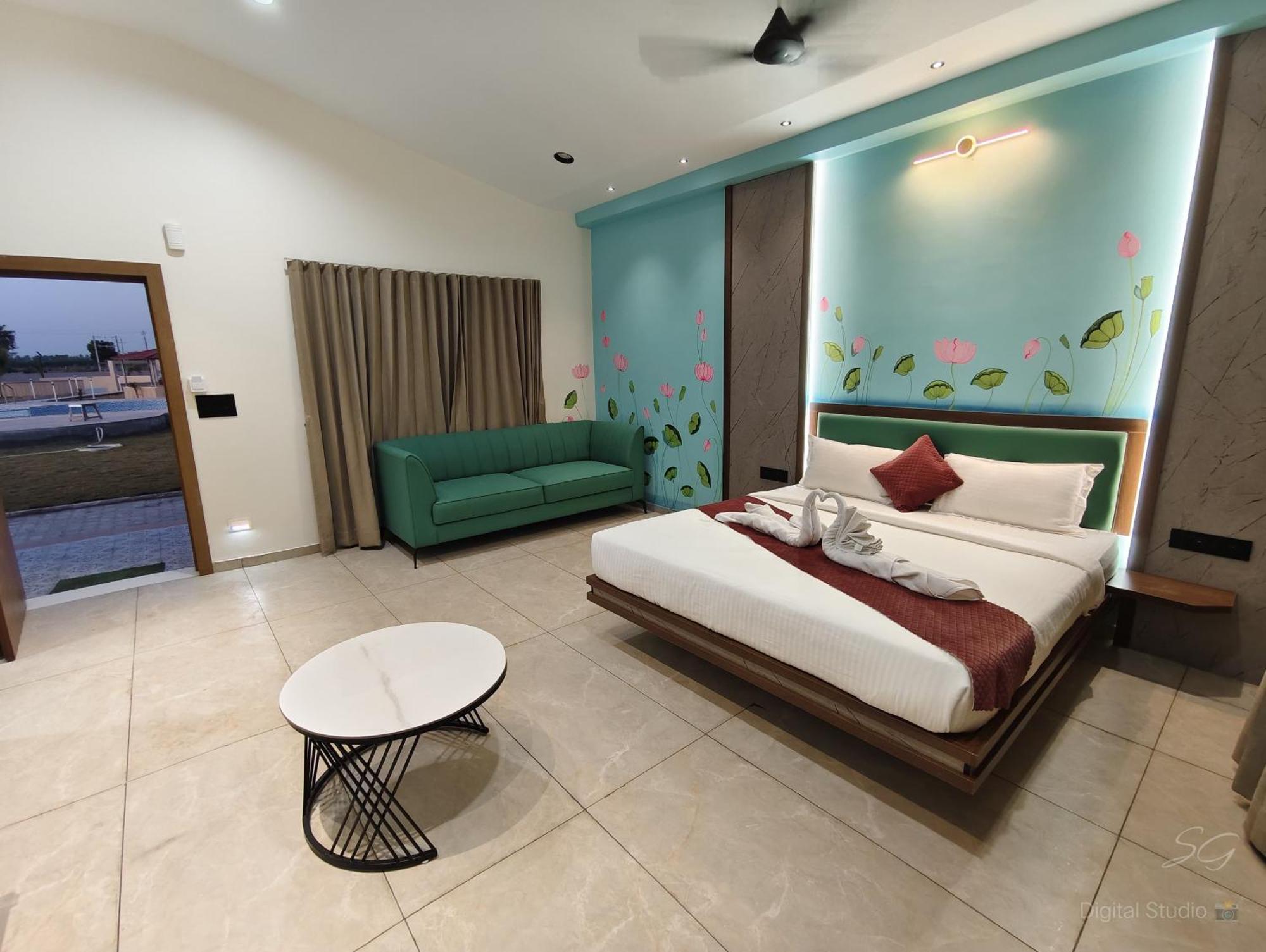 Shree Jalaram Resort Kodāe Exteriör bild